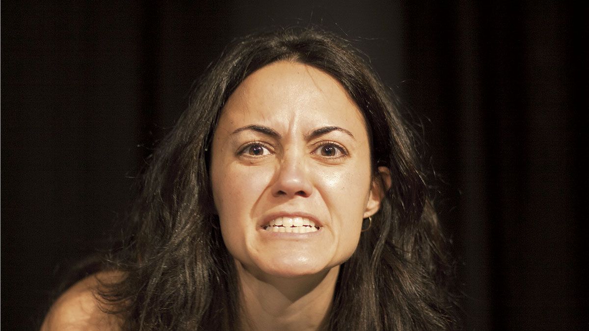 La actriz Itziar Quirós Urdampilleta en un ensayo de la obra de la obra de teatro de Víctor M. Díez ‘(212) Medea’. | ANA MUÑIZ