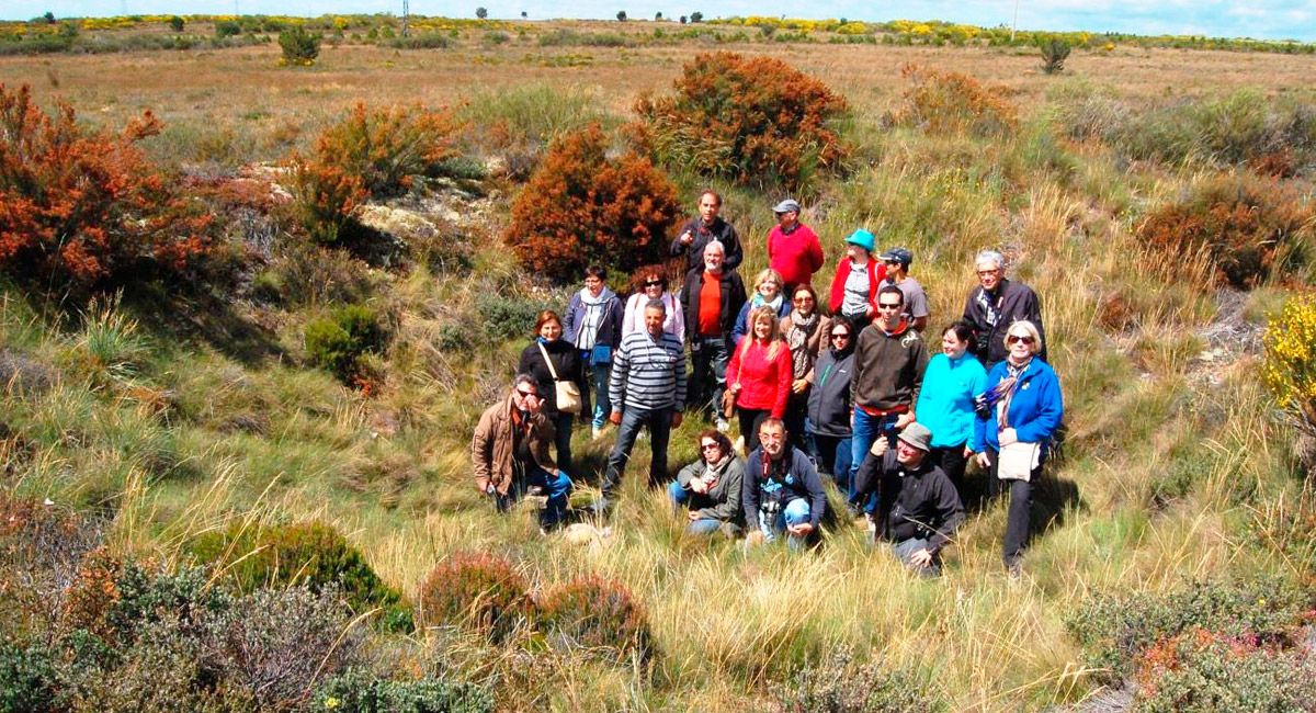 Una de las visitas organizada por David Gustavo López y el IEO a los Pozos de Colinas, el lugar de los enigmas.