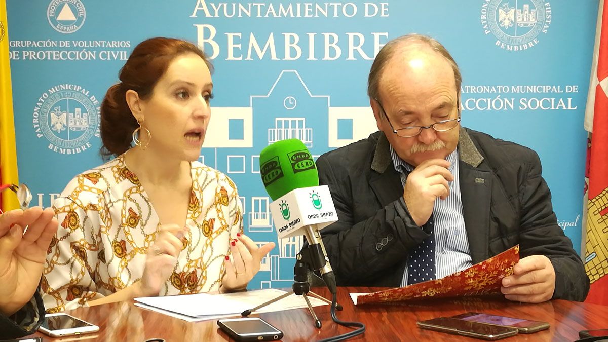 José Manuel Otero, a la derecha, reprocha la actitud de dos ediles de su equipo actual. | D.M.