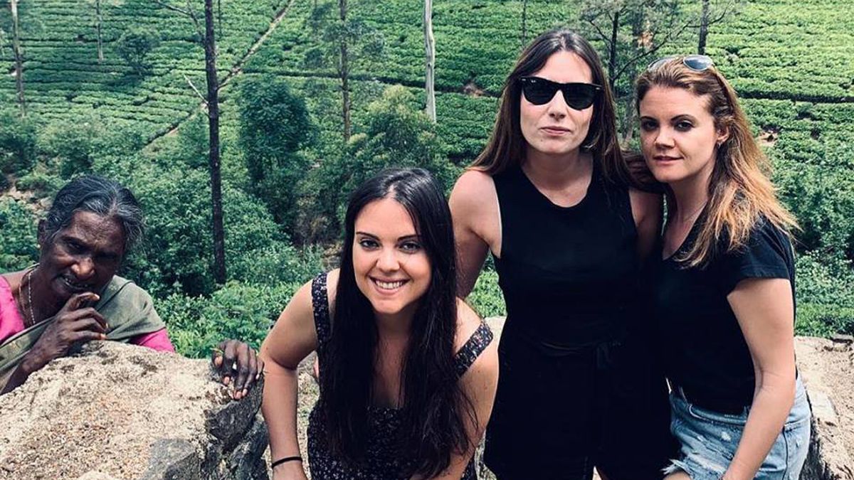 Lucía, Sara y María, durante el viaje que están realizando a Sri Lanka. | L.N.C.