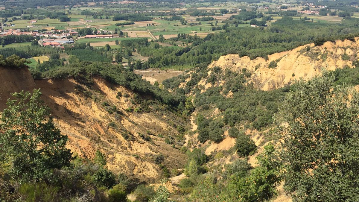 La ribera del río Porma desde el alto de la Quebrantada |. L.N.C.