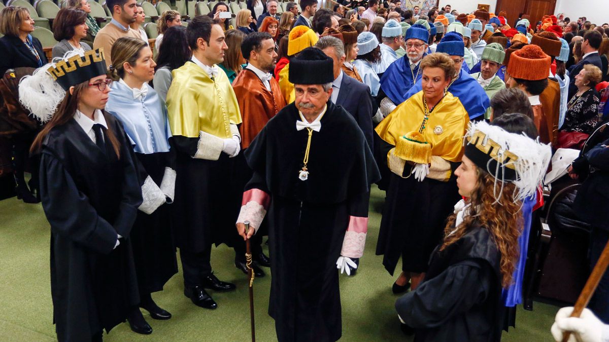 El acto llenó el Aula Magna 'San Isidoro' de El Albéitar. | ICAL