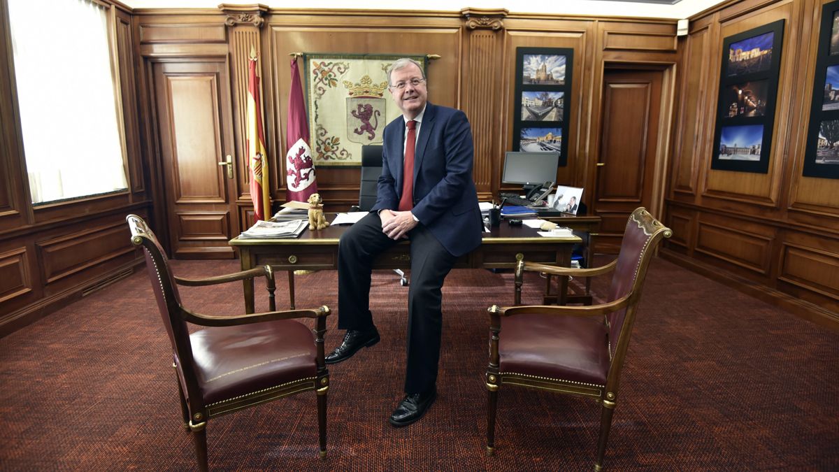 El alcalde de León, Antonio Silván, en una imagen de archivo. | SAÚL ARÉN El alcalde de León, Antonio Silván, en una imagen de archivo. | SAÚL ARÉN