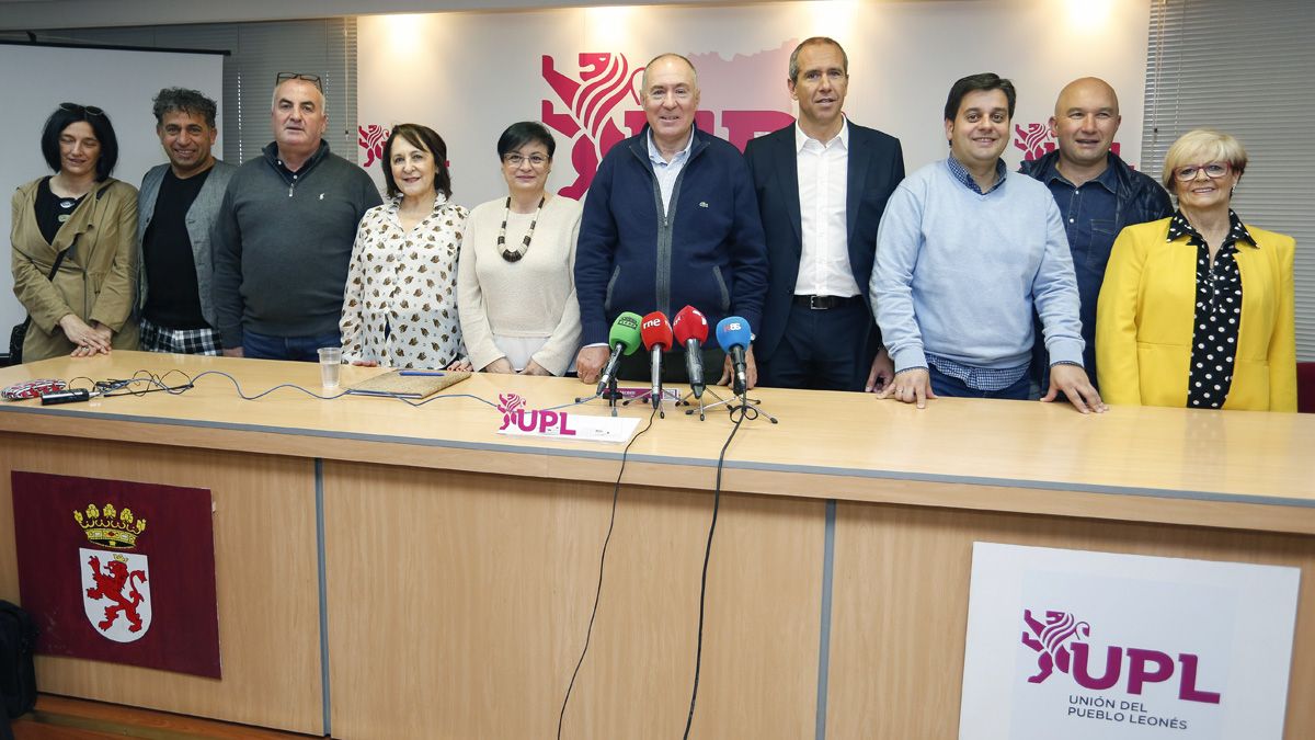 Buena parte de los integrantes de la candidatura de UPL al Ayuntamiento de León. | ICAL