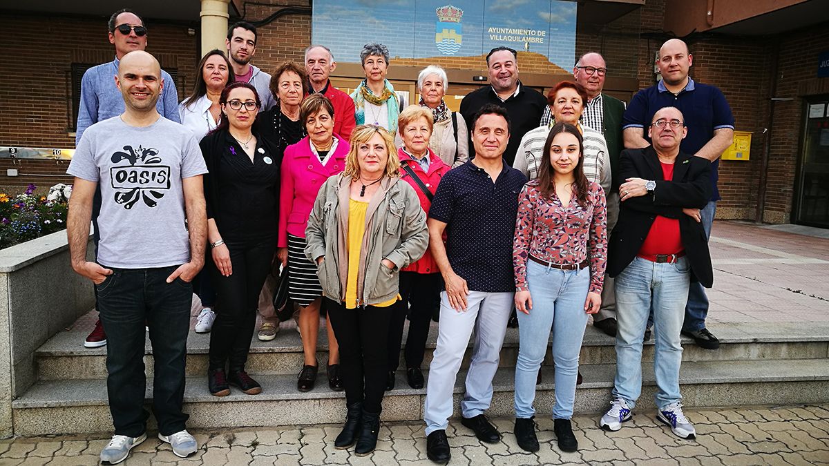 La candidatura de IU en Villaquilambre, encabezada por Elena Fernández. | L.N.C.