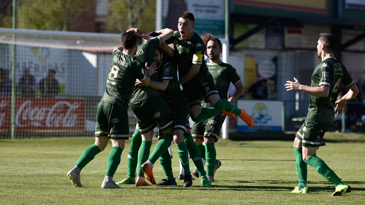 El Astorga defenderá la cuarta plaza estas últimas tres jornadas. | SAÚL ARÉN