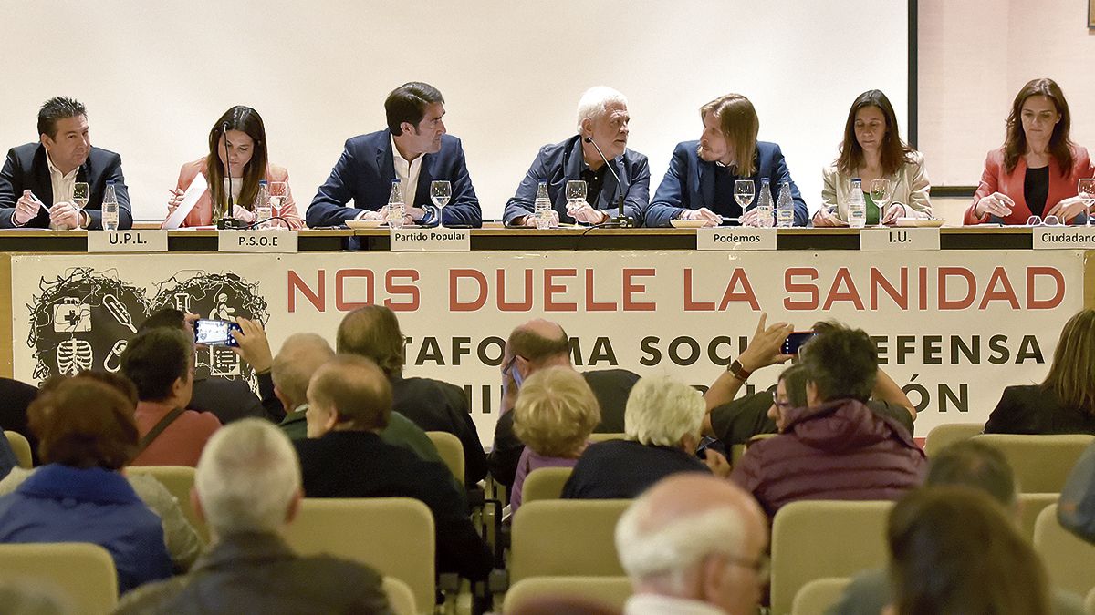 Luis Mariano Santos, Nuria Rubio, Juan Carlos Suárez-Quiñones, Alberto del Pozo, Pablo Fernández, Aurora Panizo y Ana Carlota Amiga. | SAÚL ARÉN