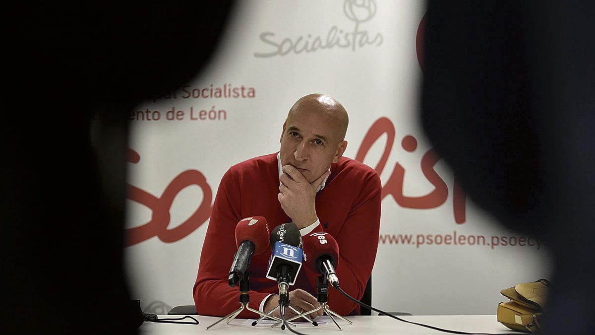 El candidato del PSOE a la Alcaldía de León, José Antonio Diez. | SAÚL ARÉN