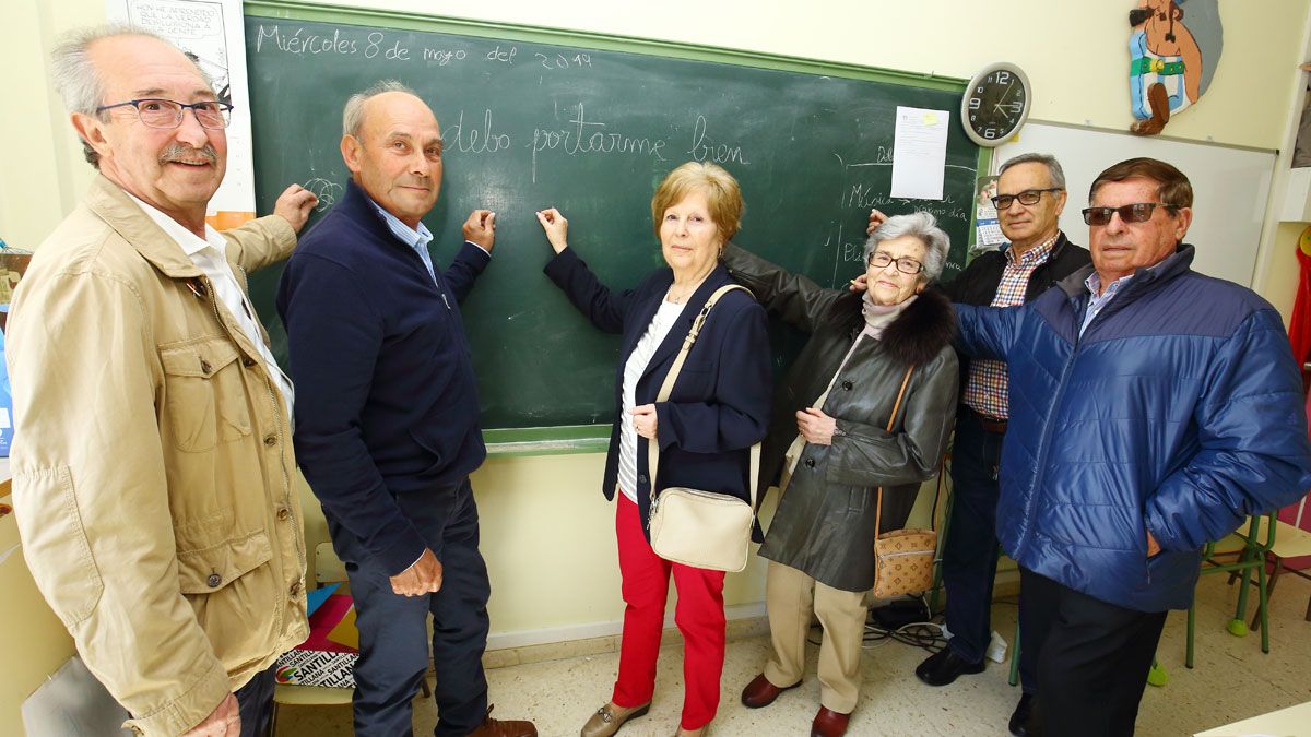 profesores jubilados a los que la localidad de Cabañas Raras rinde homenaje.
