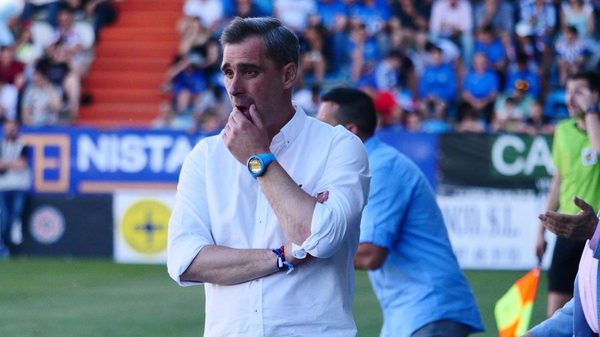 El entrenador de la Deportiva, Jon Pérez Bolo. | FRANCISCO L. POZO
