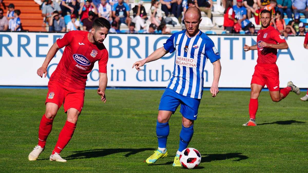 Isi, durante el partido ante el Fuenlabrada. | FRANCISCO L. POZO