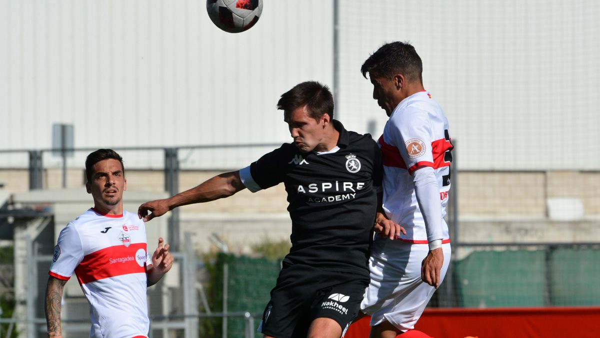 Un instante del partido en Matapiñonera. | DEBORAH IRAURGUI