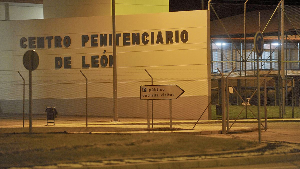 El centro penitenciario de Villahierro está situado en Mansilla de las Mulas. | DANIEL MARTÍN