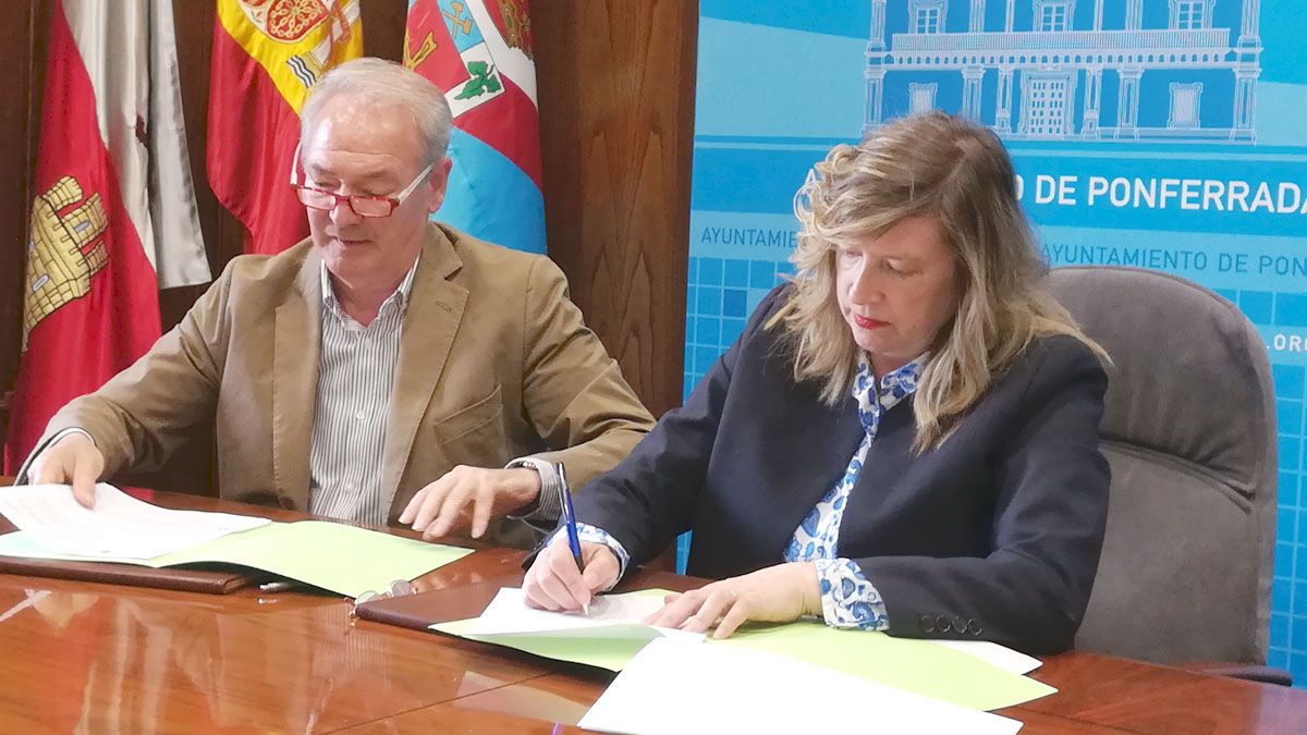 Firma del convenio, ese miércoles en Ponferrada.| D.M.