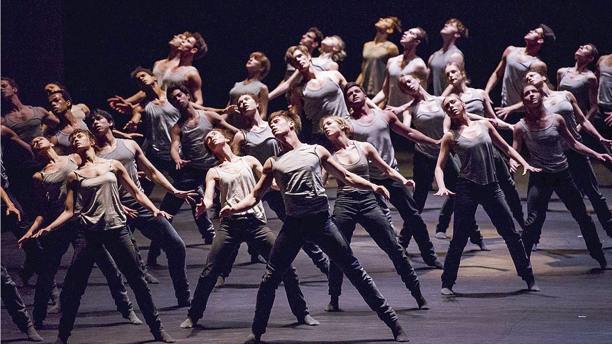 ‘Flight Pattern’ lleva la crisis de los refugiados al escenario de la Royal Opera House de Londres.