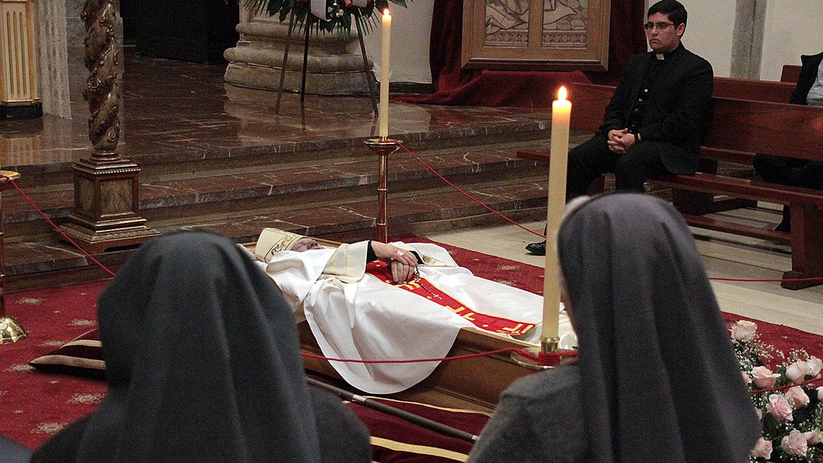 Capilla ardiente del obispo Juan Antonio Menéndez en Astorga. | ICAL