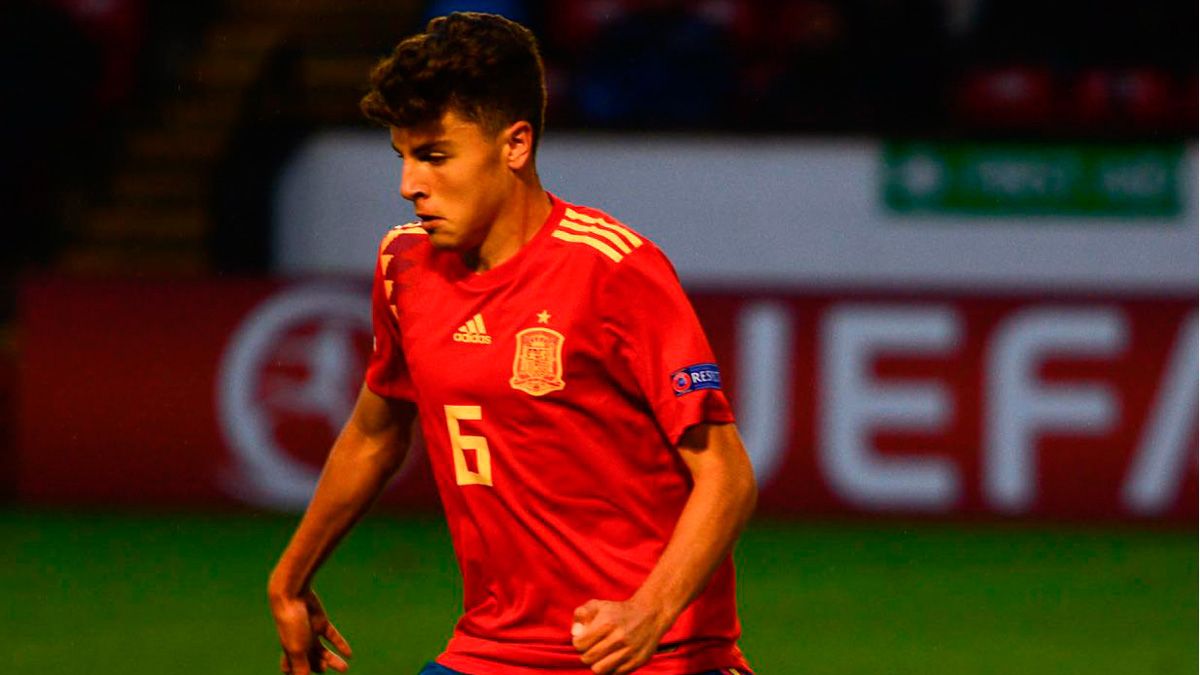 Morante conduce el balón en un partido con la selección española. | ANA BELÉN RUIZ Morante conduce el balón en un partido con la selección española. | ANA BELÉN RUIZ