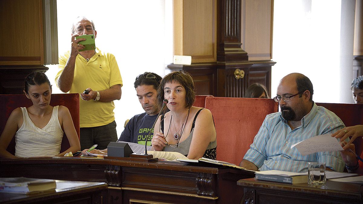 María Hernández, Óscar Fuentes, Victoria Rodríguez y Santiago Ordóñez, en un pleno celebrado durante este último mandato. | MAURICIO PEÑA