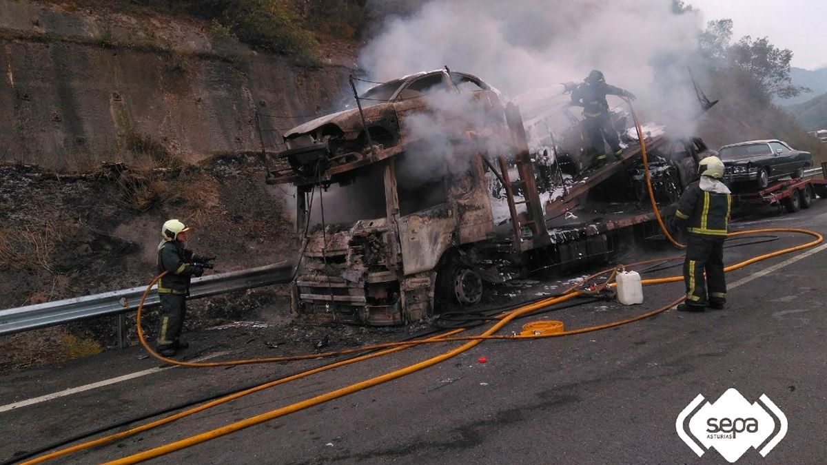 Imagen del estado en el que quedó el camión. | BOMBEROS SEPA