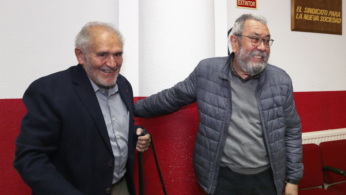 El ugetista Cándido Méndez y Demetrio Madrid en un acto de aniversario del sindicato en Palencia. | ICAL
