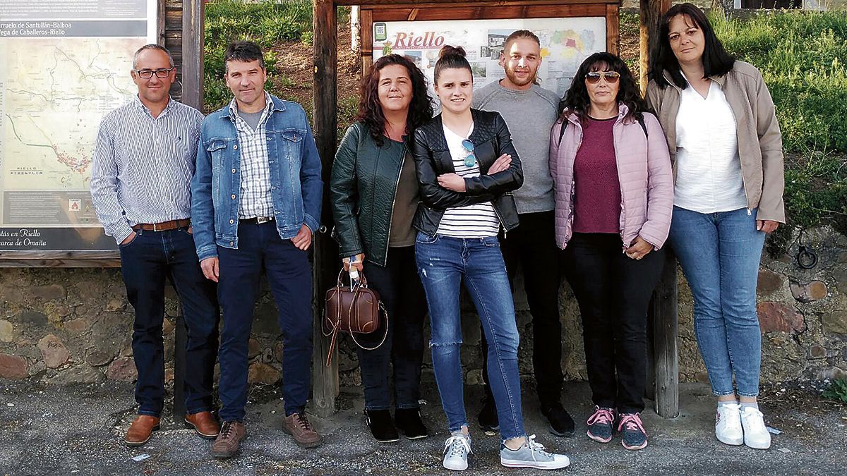 En la imagen, la candidatura del PSOE para el municipio de Riello. En la imagen, la candidatura del PSOE para el municipio de Riello.