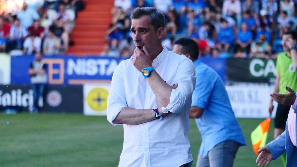 El entrenador de la Deportiva, Jon Pérez Bolo. | FRANCISCO L. POZO