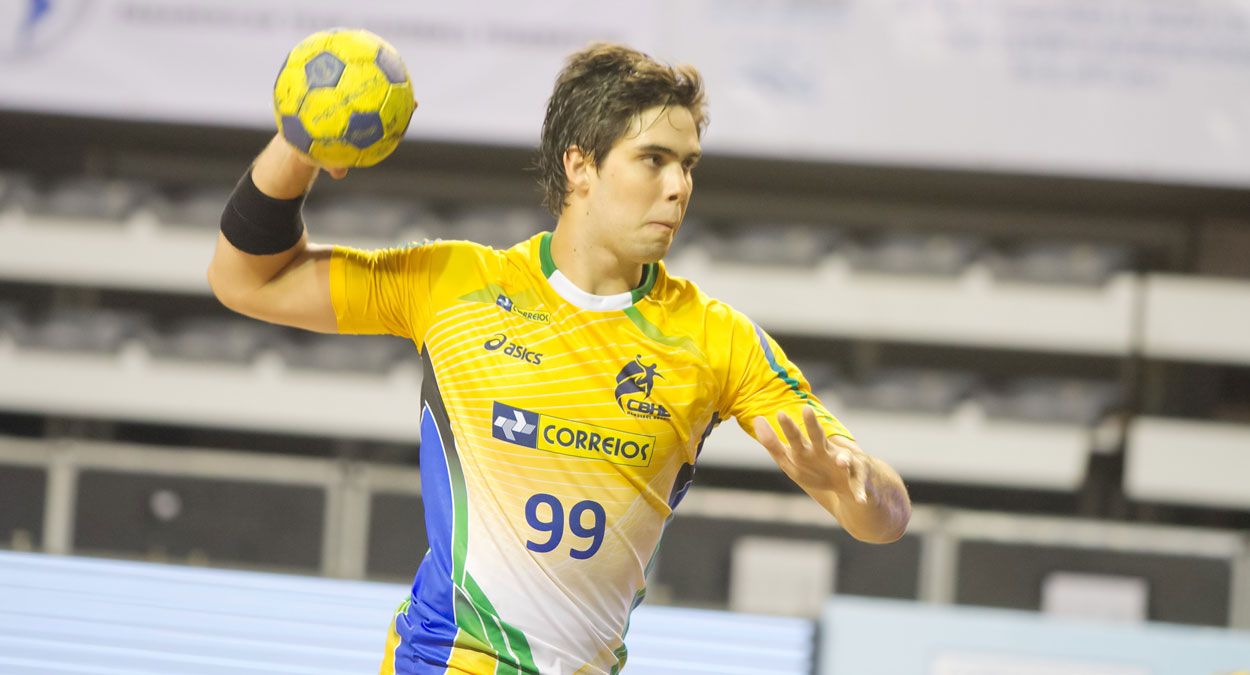 LeoSantos es el nuevo lateral del Abanca Ademar para las tres próximas temporadas. | R. CASARIN