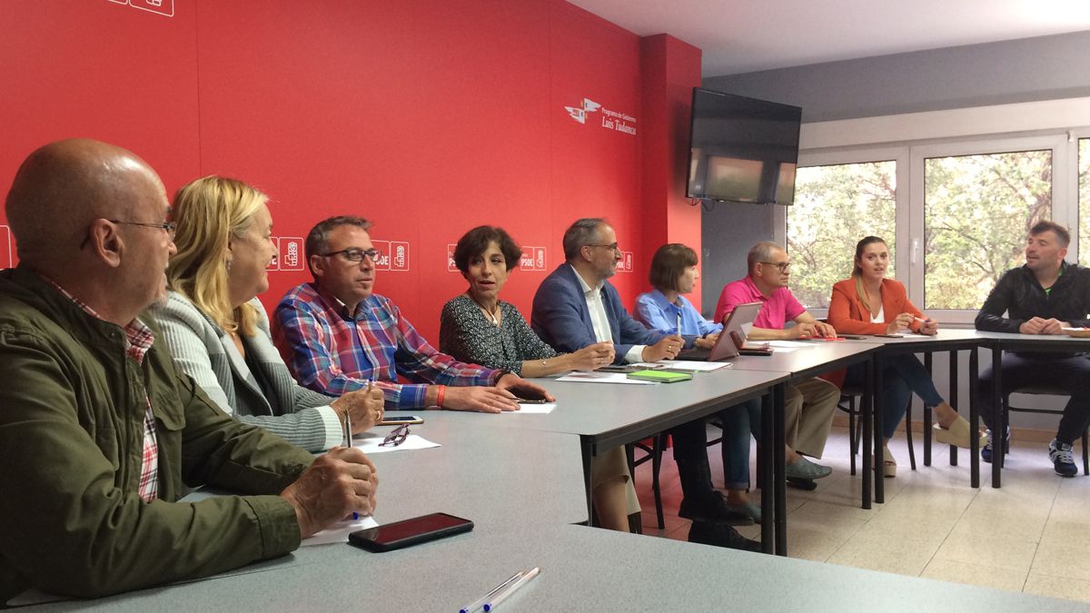 Primera reunión de los ediles electos que formarán el equipo de gobierno en Ponferrada.