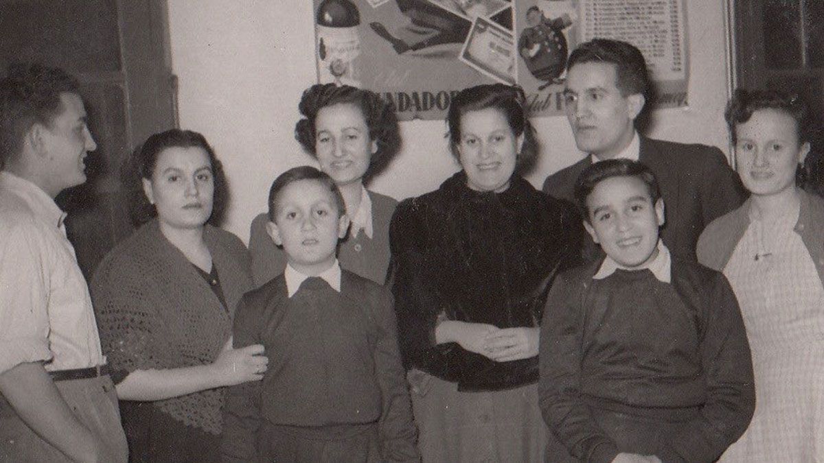 Pepe Cubelos en una foto antigua con su familia, que él hizo pública en sus redes sociales.