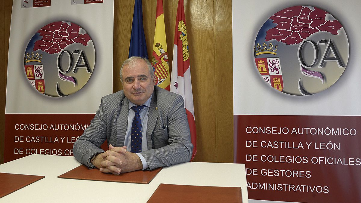 El presidente del Colegio de Castilla y León y del Consejo Autonómico, Miguel Ángel Alonso de Paz. | MAURICIO PEÑA