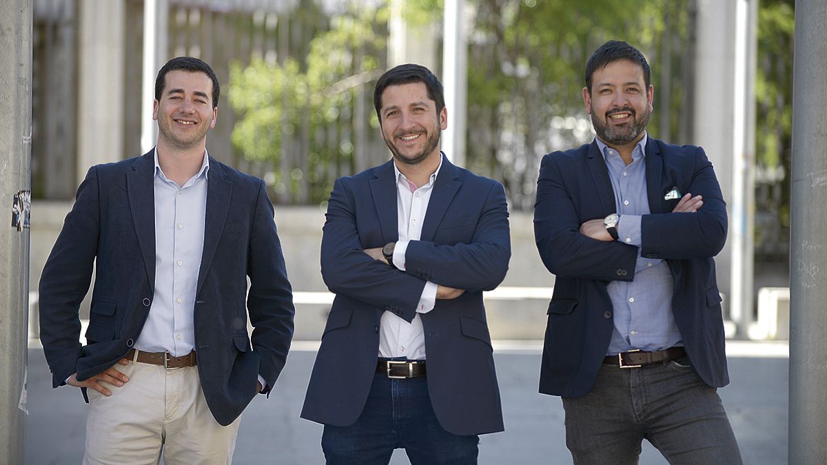 José Villasante, Rodrigo Arancibia y Francisco Aulestia, esta semana en León. | MAURICIO PEÑA