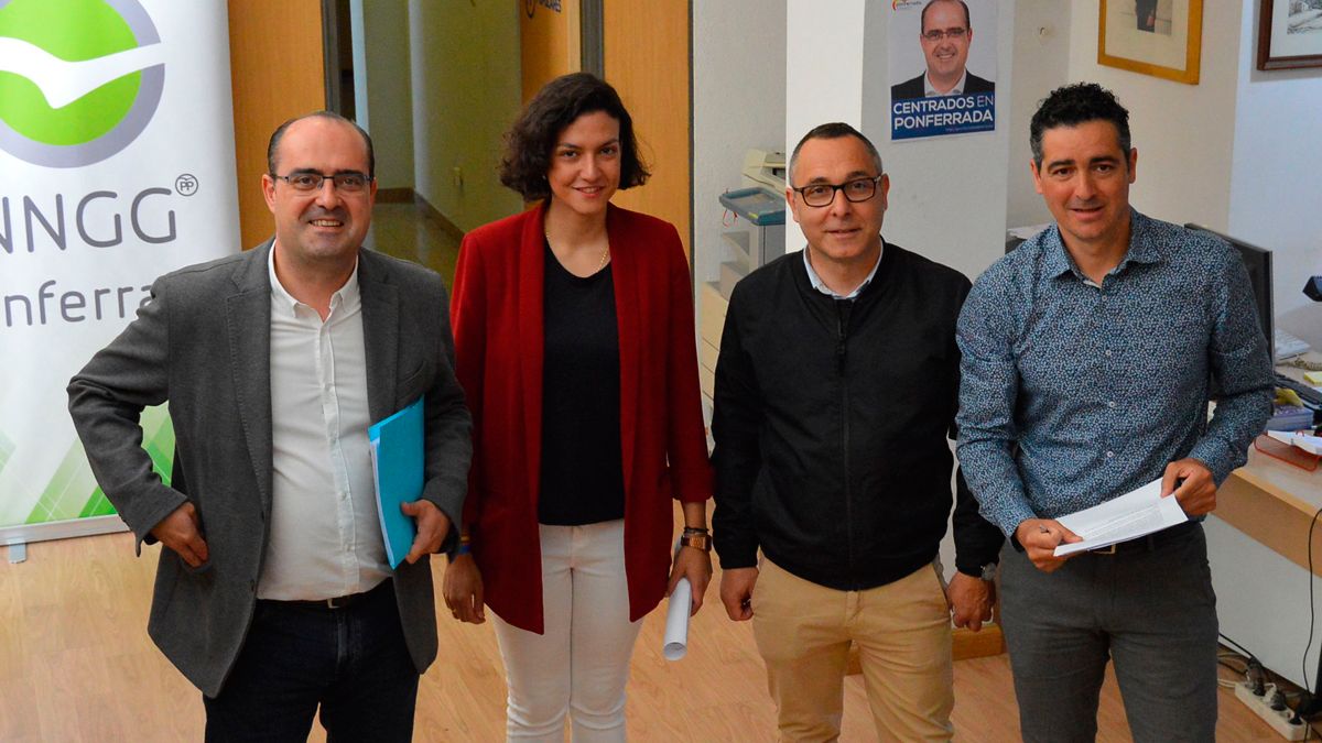 Morala en una de sus actividades de campaña. Morala en una de sus actividades de campaña.