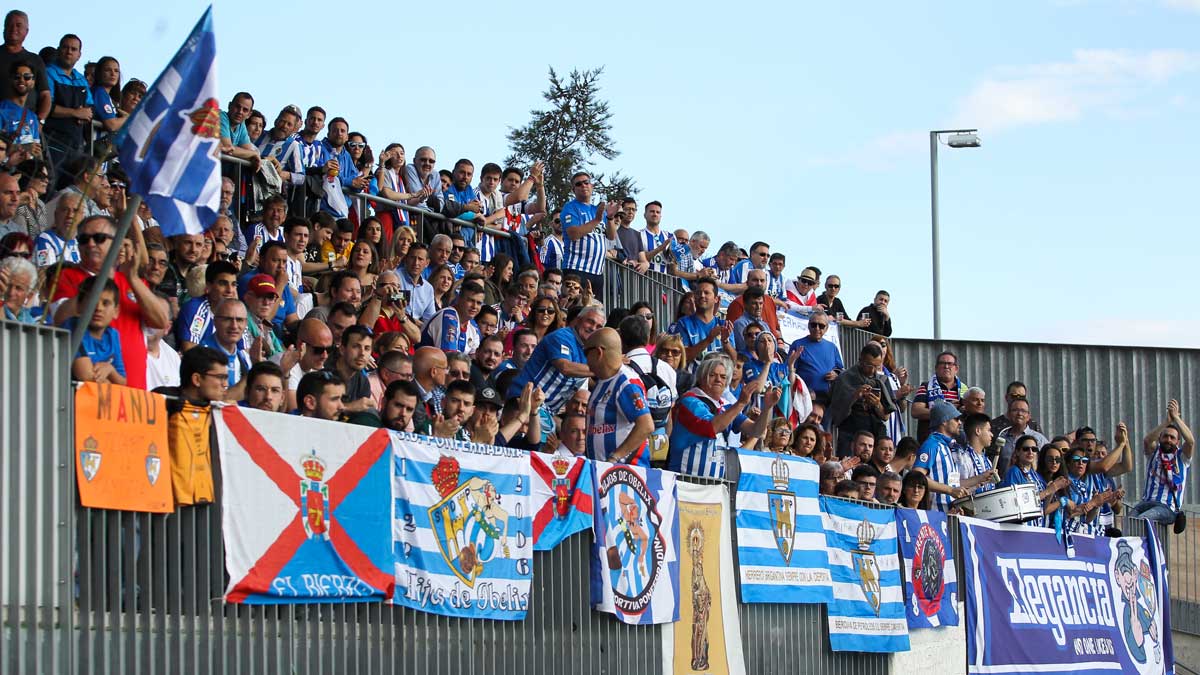 Afición berciana en Cornellá. | IRINA RH