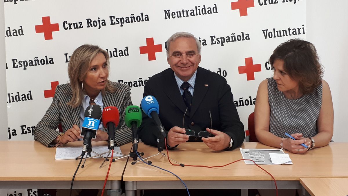 Un momento de la presentación del sorteo este jueves en la sede de Cruz Roja León. | L.N.C.