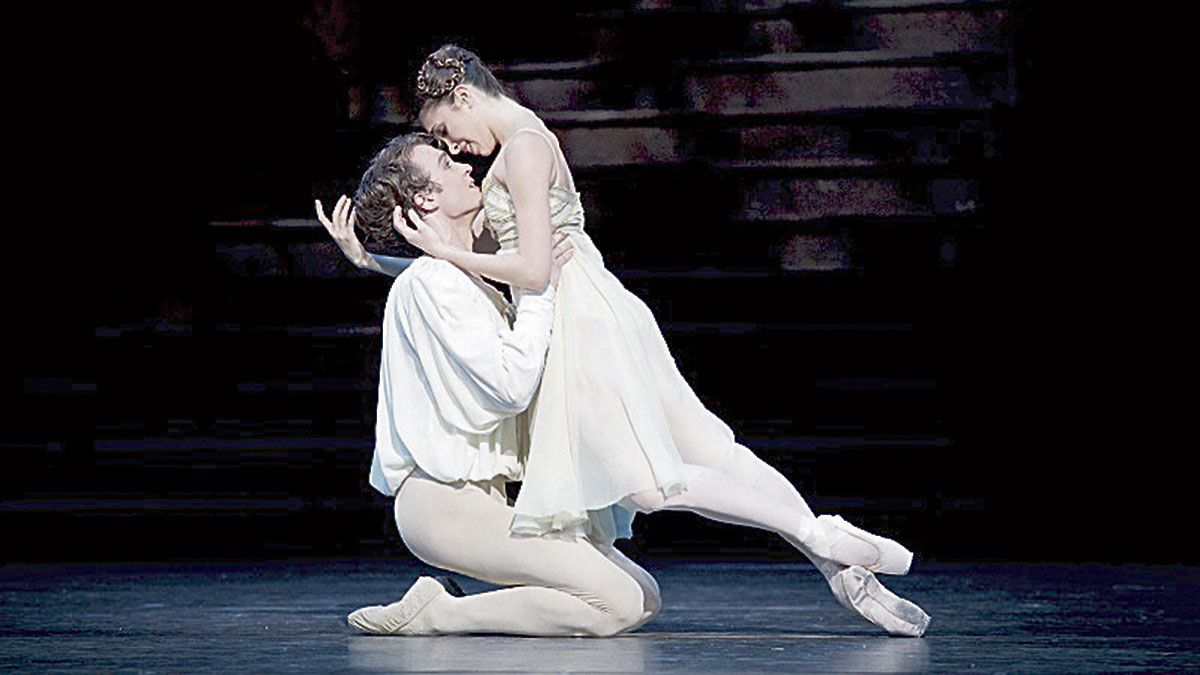 Matthew Ball y Yasmine Naghdi como Romeo y Julieta. | L.N.C. Matthew Ball y Yasmine Naghdi como Romeo y Julieta. | L.N.C.