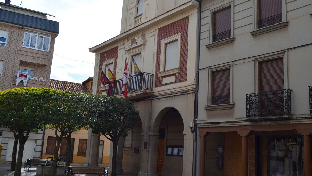 Imagen del Ayuntamiento de Benavides de Órbigo. | P.F.