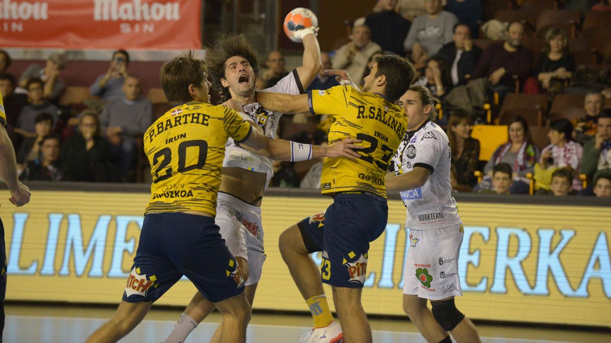 Fede Vieyra, en un partido del Abanca Ademar. | MAURICIO PEÑA