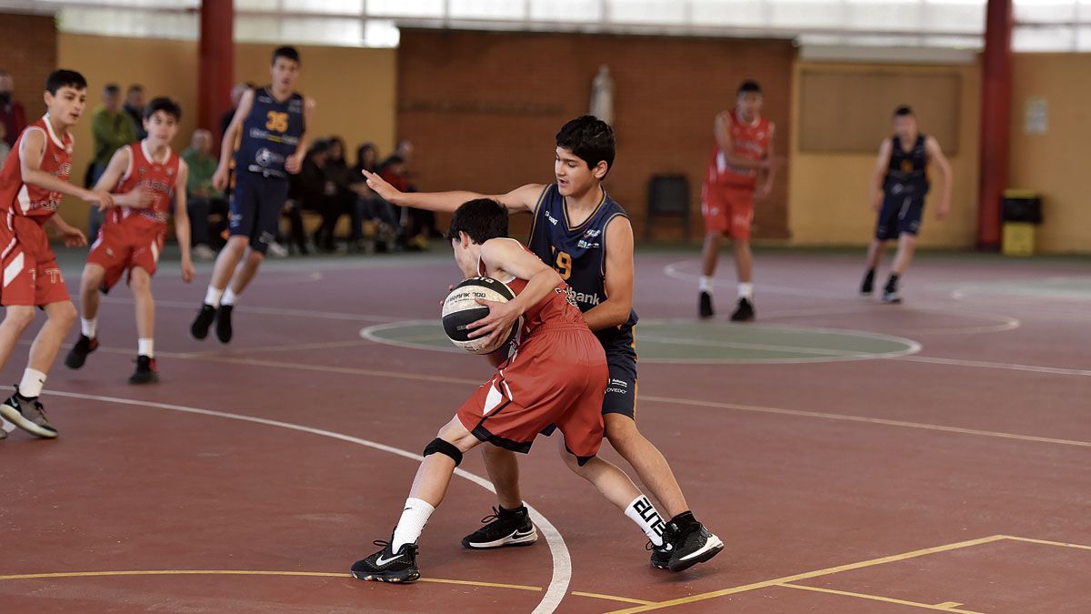 Centenares de niños participaron en el torneo. | SAÚL ARÉN