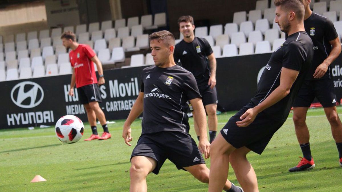 Los jugadores del Cartagena, durante un entrenamiento. | FC CARTAGENA