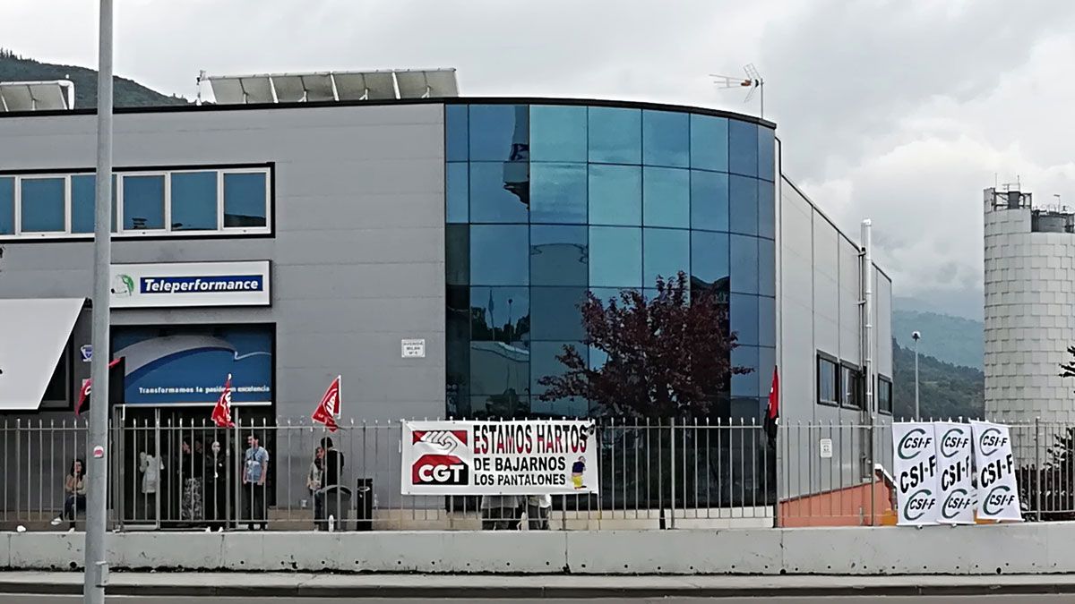 Imagen de archivo de una protesta anterior de trabajadores en Teleperformance. | L.N.C