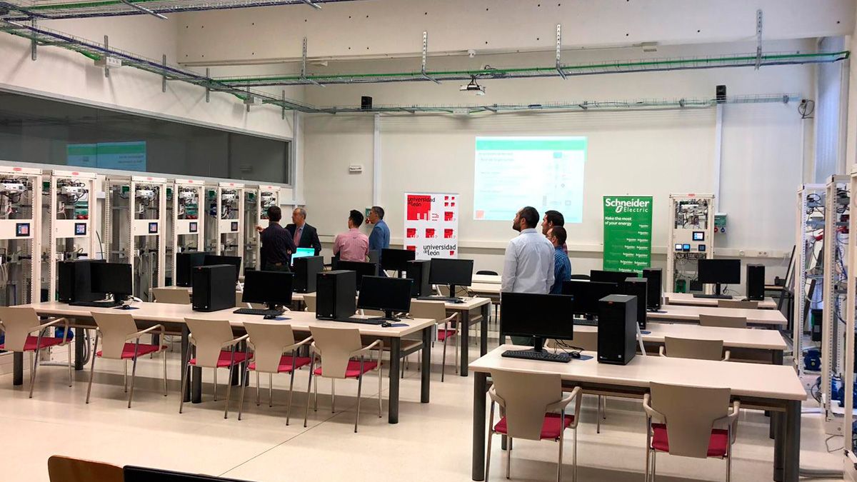 Vista general del nuevo aula de la Escuela de Ingenierías. | SCHNEIDER ELECTRIC