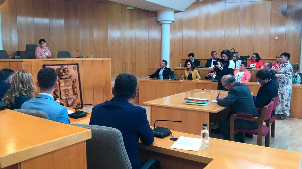 Imagen del pleno de constitución del Ayuntamiento de San Andrés. | SAÚL ARÉN Imagen del pleno de constitución del Ayuntamiento de San Andrés. | SAÚL ARÉN