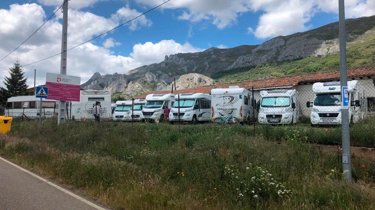 Esta mejora promovida por el Ayuntamiento contribuye a dar servicio al turismo de autocaravana. | L.N.C.