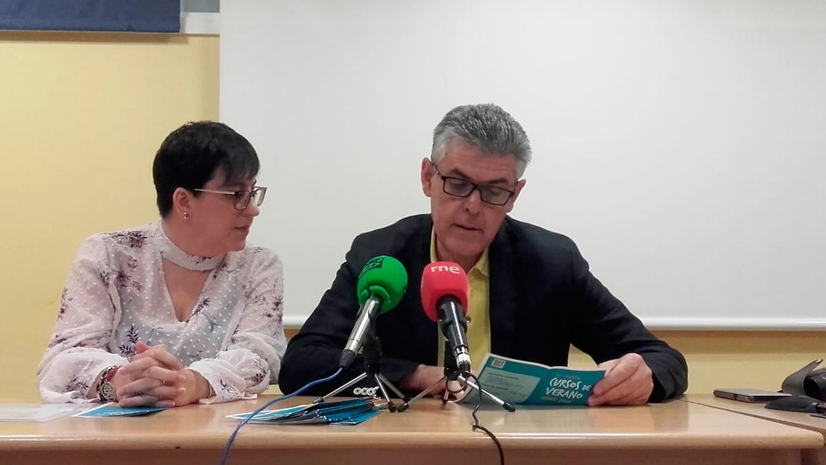 Camino Cabañas y Jorge Vega, durante la presentación del curso. | L.N.C.