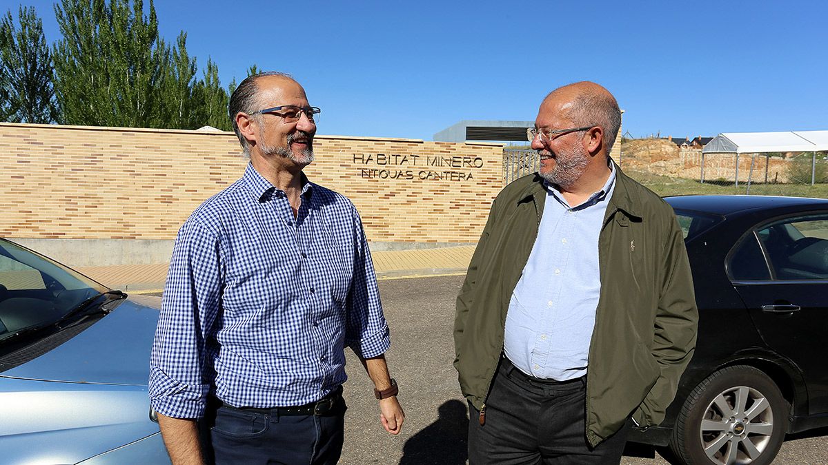 Luis Fuentes junto a Francisco Igea. | ICAL