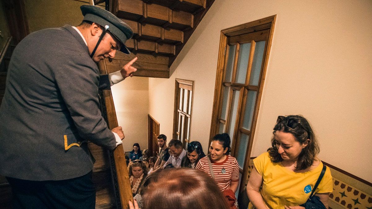 Las visitas teatralizadas nocturnas regresan desde este viernes y hasta el sábado 29 a las dependencias del Museo Gaudí Casa Botines.