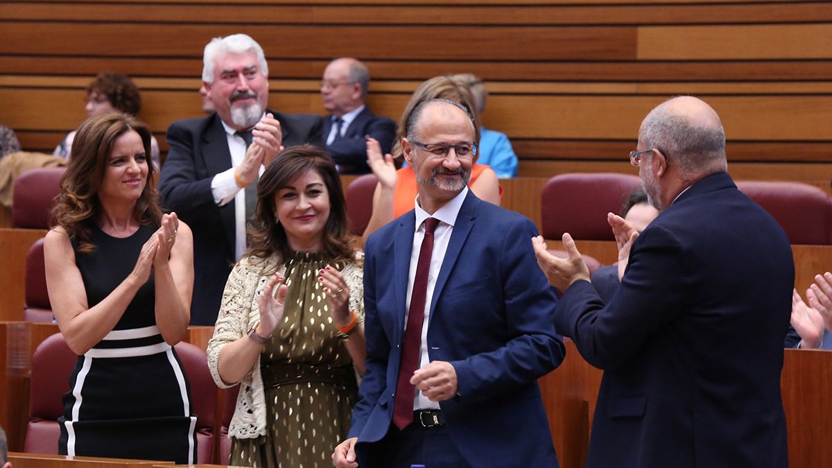 El procurador electo de Ciudadanos Luis Fuentes es proclamado presidente de las Cortes de Castilla y León. | ICAL