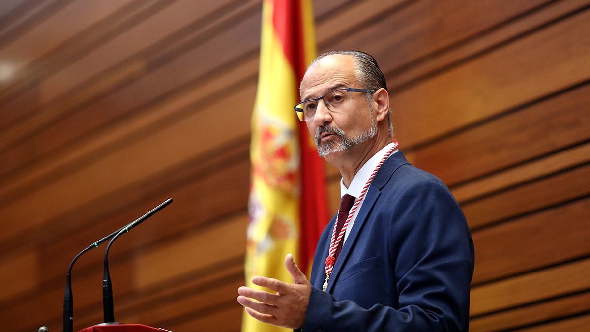 Intervención de Luis Fuentes tras ser proclamado presidente de las Cortes de Castilla y León. | ICAL