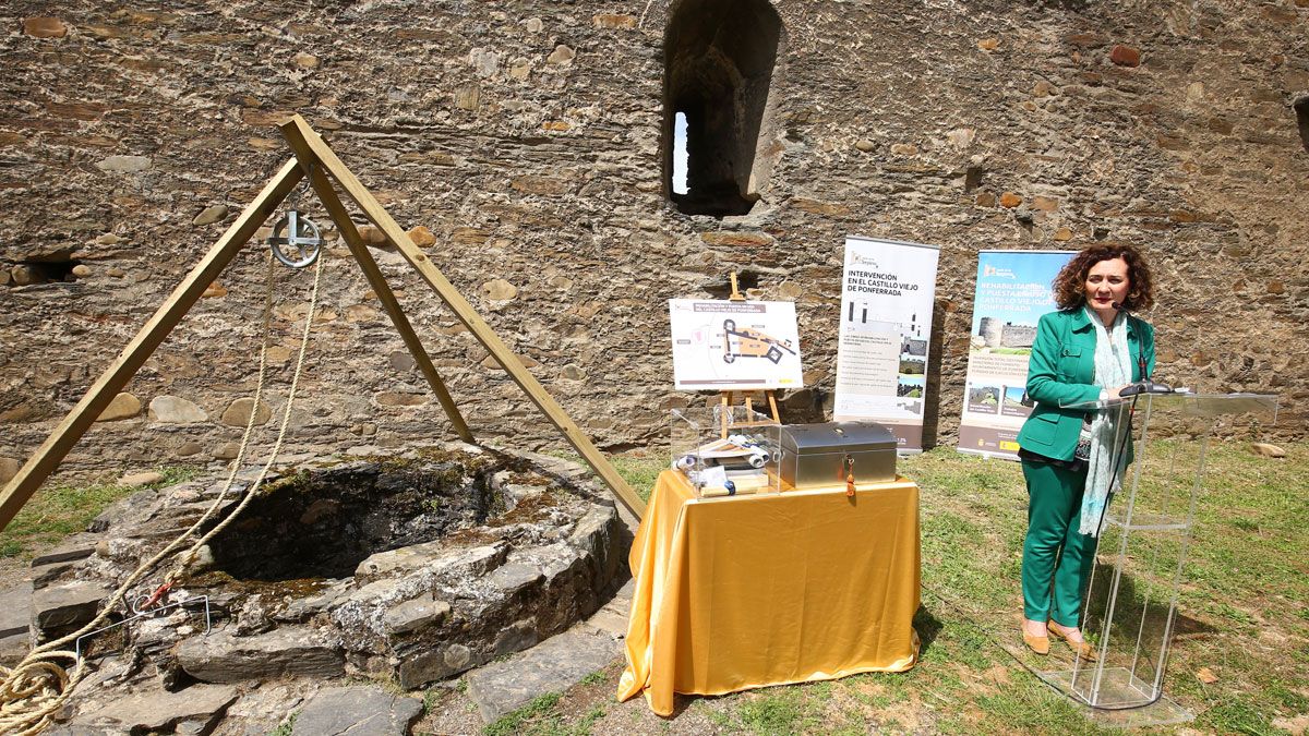Merayo, en el acto de presentación de las obras, uno de sus últimos eventos como alcaldesa hace tres semanas. | D.M.