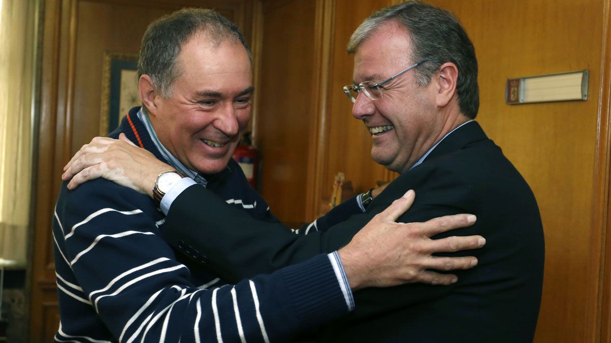 Imagen de archivo de uno de los últimos encuentros entre Sendino y Silván. | ICAL